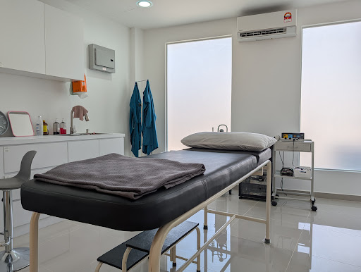 Klinik Iman, Chabang Tiga, Terengganu (Pembedahan Kecil, Rawatan Cuci Luka Moden, Kulit & Umum)